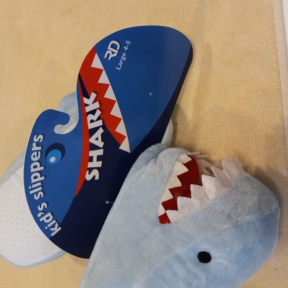 Shark Slippers - Picture 6 of 7